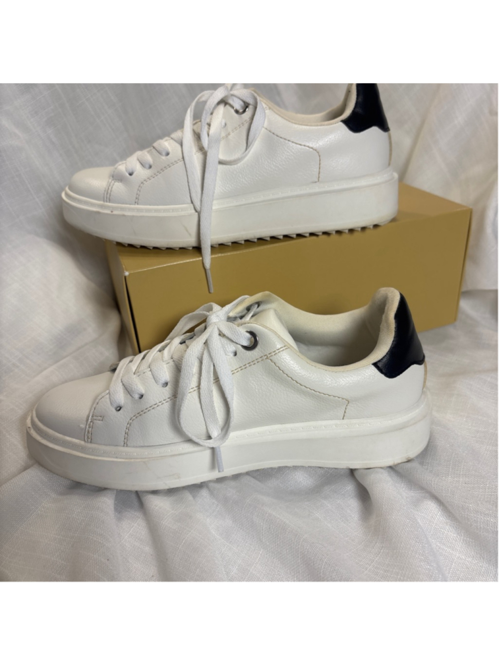 Steve Madden Charlie Platform Casual White leather Outsole Sneakers Size 6.5 - Picture 5 of 10